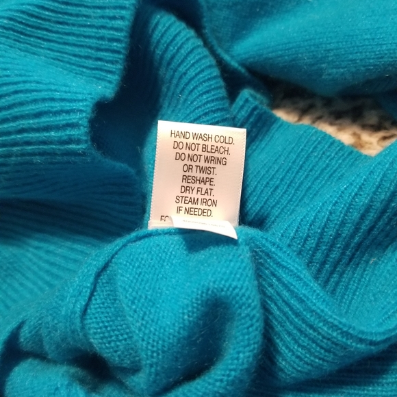 Sweater - Picture 4 of 5